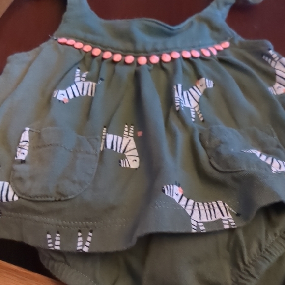 🦓Carter's Olive Zebra Print One Piece - Picture 4 of 11
